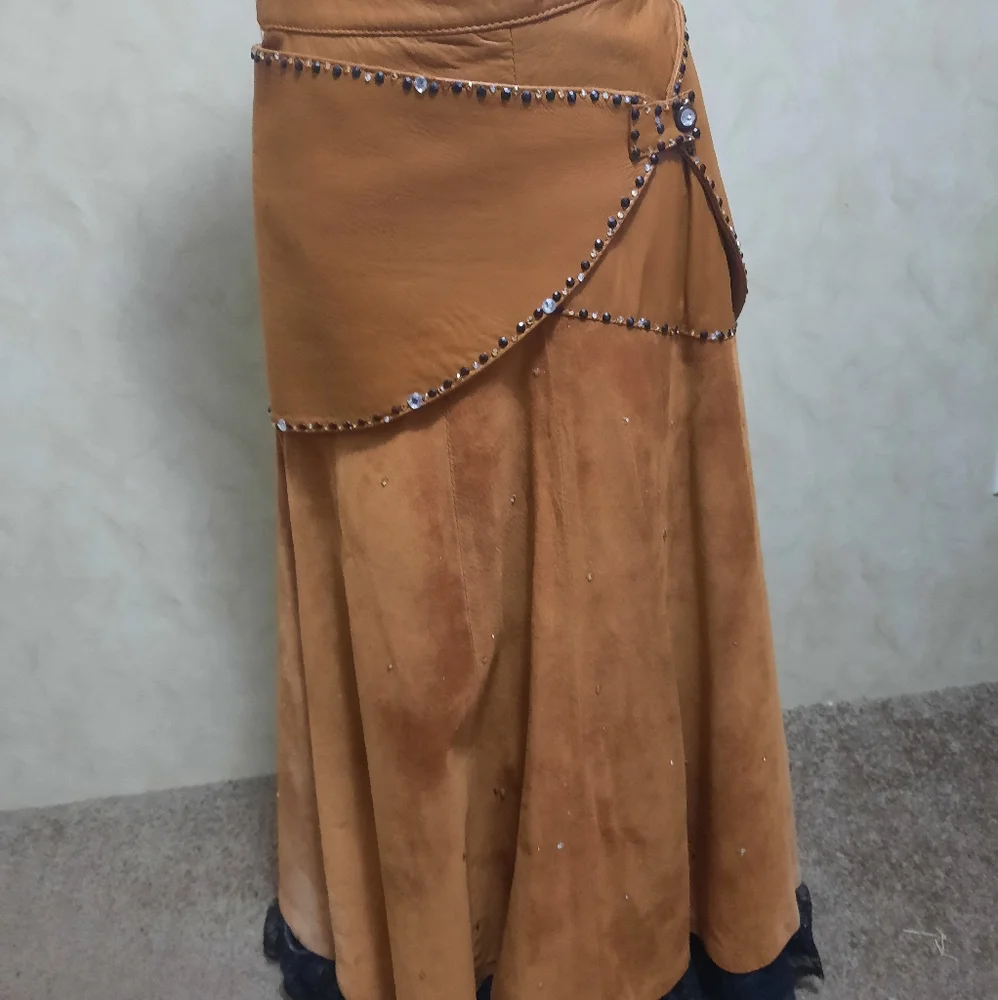 Beautiful leather and suede skirt - Picture 1 of 11
